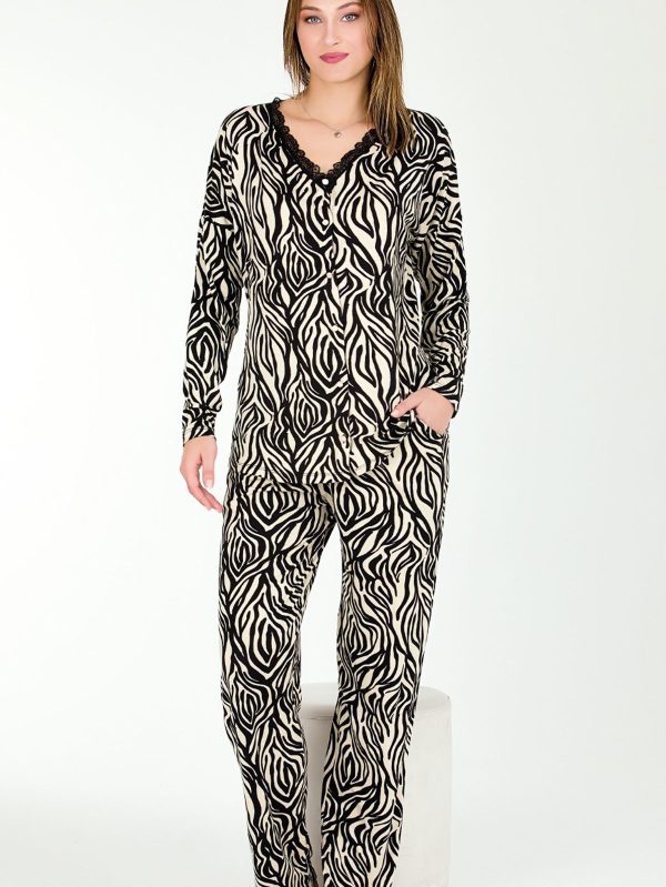 Yumuşacık Viskon Kumaş Zebra Desenli Düğmeli Uzun Kollu Pijama Takımı 11652 - Görsel 2